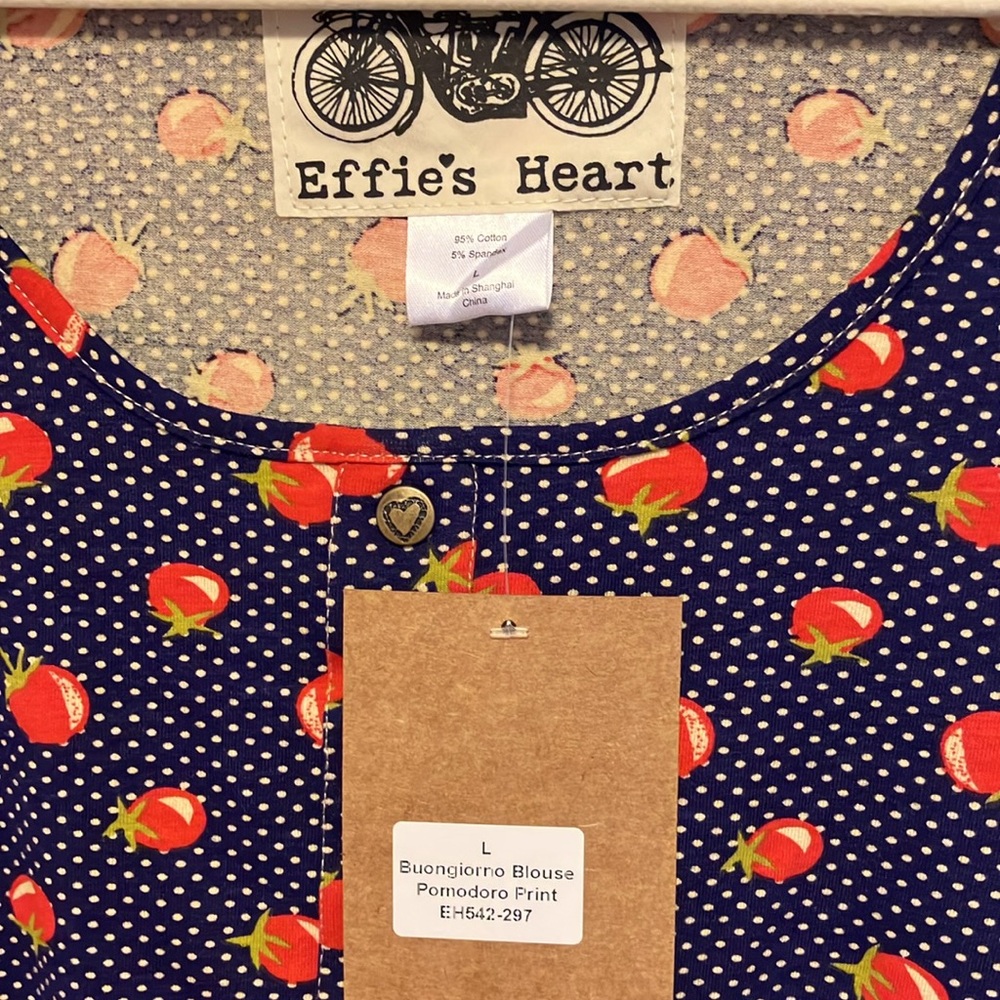 Effie's Heart The Buongiorno Blouse in Pomodoro Print - Picture 2 of 9